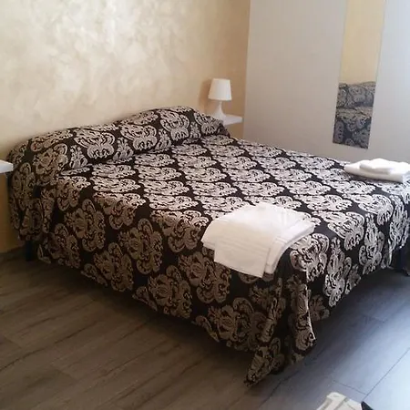 La Maison Corso Roma Guest house *