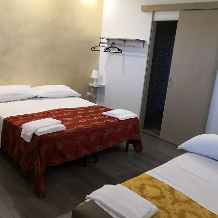 La Maison Corso Roma Guest house *